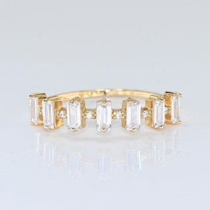14k massief gouden verticale stokbroodring, echt gouden meerstenen band, handgemaakte premium fijne sieraden van Selanica