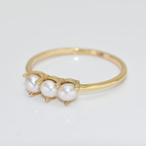 14k Solid Gold Natural Pearl Ring, Real Gold Three Pearl Ring, June Birth Stone, Handmade Premium Fine Jewelry For Her bild 6