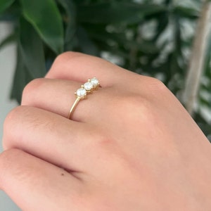 14k Solid Gold Natural Pearl Ring, Real Gold Three Pearl Ring, June Birth Stone, Handmade Premium Fine Jewelry For Her bild 5