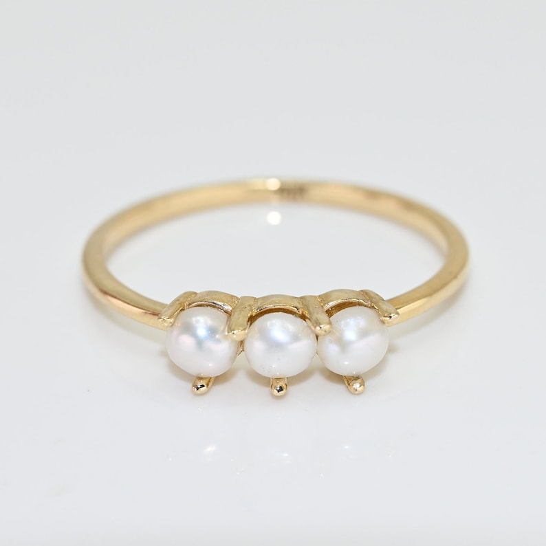 14k Solid Gold Natural Pearl Ring, Real Gold Three Pearl Ring, June Birth Stone, Handmade Premium Fine Jewelry For Her bild 2