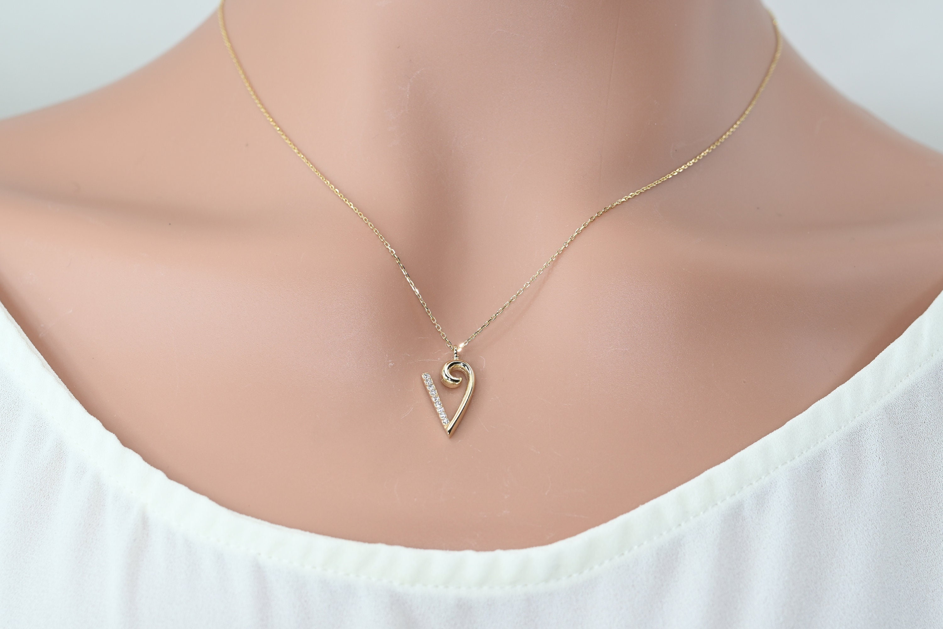 Letter V Pendant Necklace in Gold