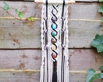 Tapiz de macramé de 7 chakras / Decoración de meditación estilo boho con cristales y piedras preciosas