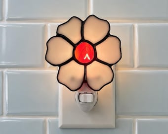 Daisy Stained Glass Night Light, Cottage core Floral Decor.