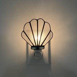 Seashell Stained Glass Night Light – Coastal Beach Decor.