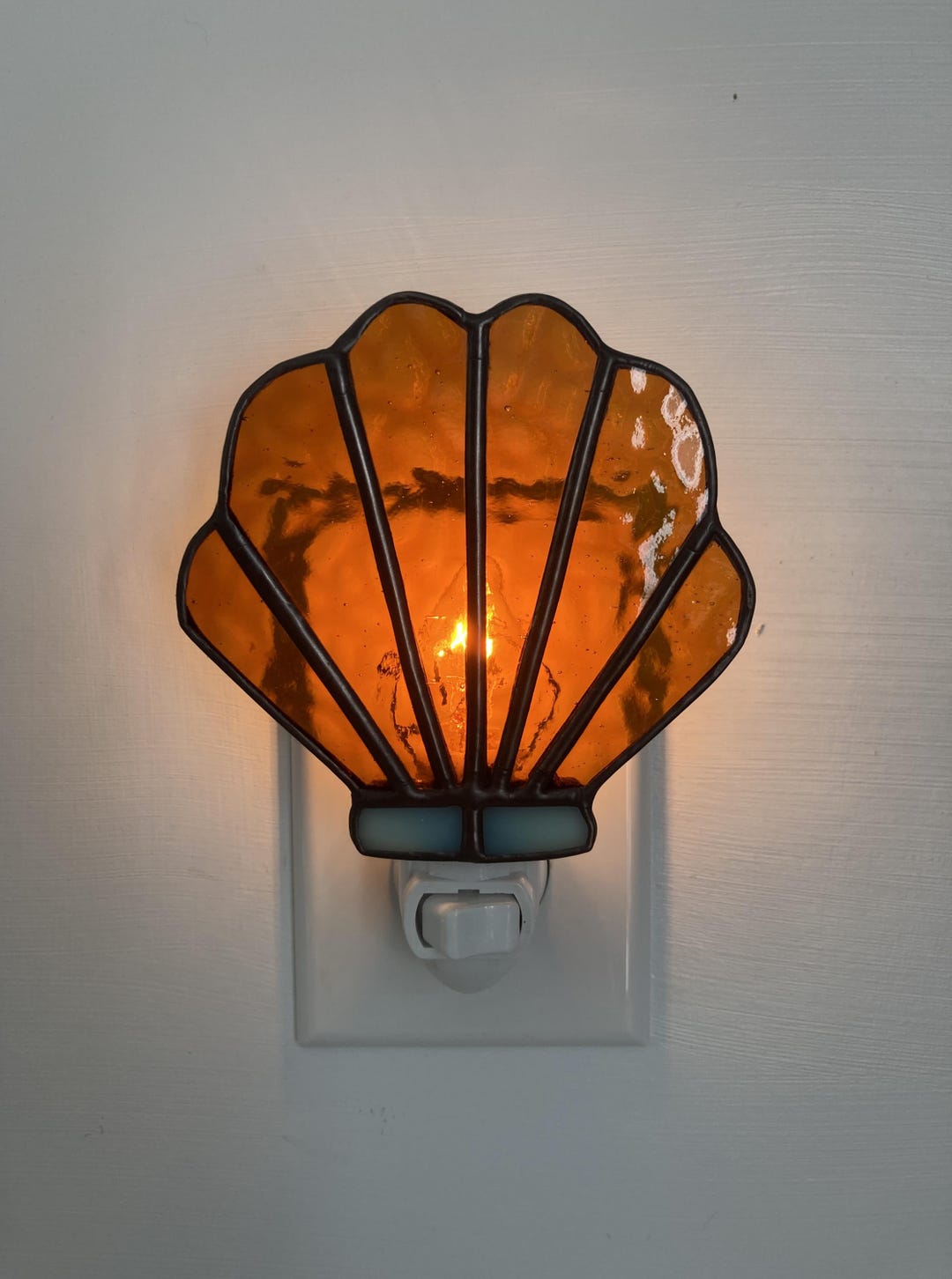 Stained Glass Sea Shell Night Light – Lends Coastal Charm, Making It ...
