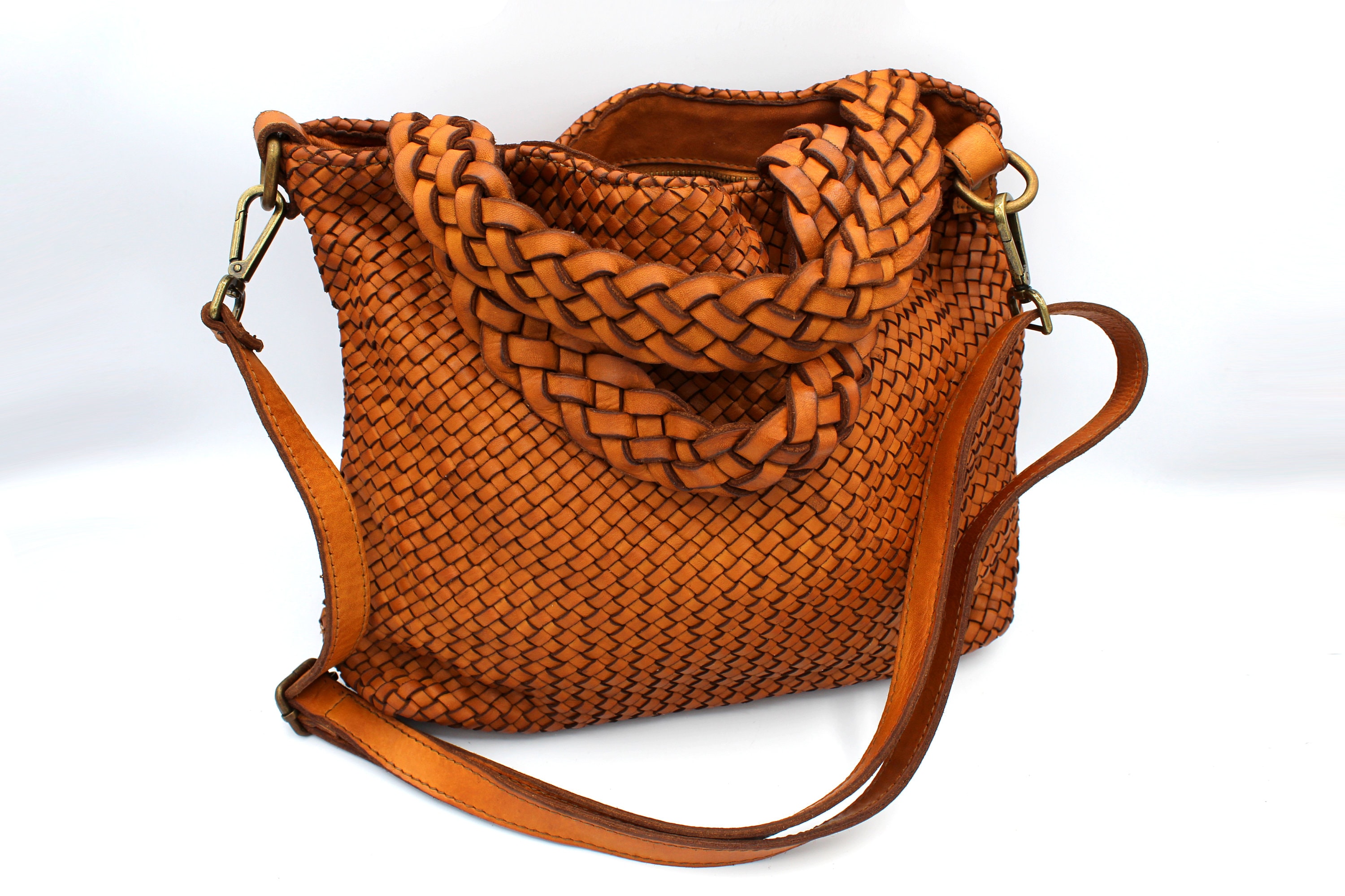 Raintree Online Store Now Offers Kaili Mood Brand Italian Leather Handbags:  Elevating Luxury and Style