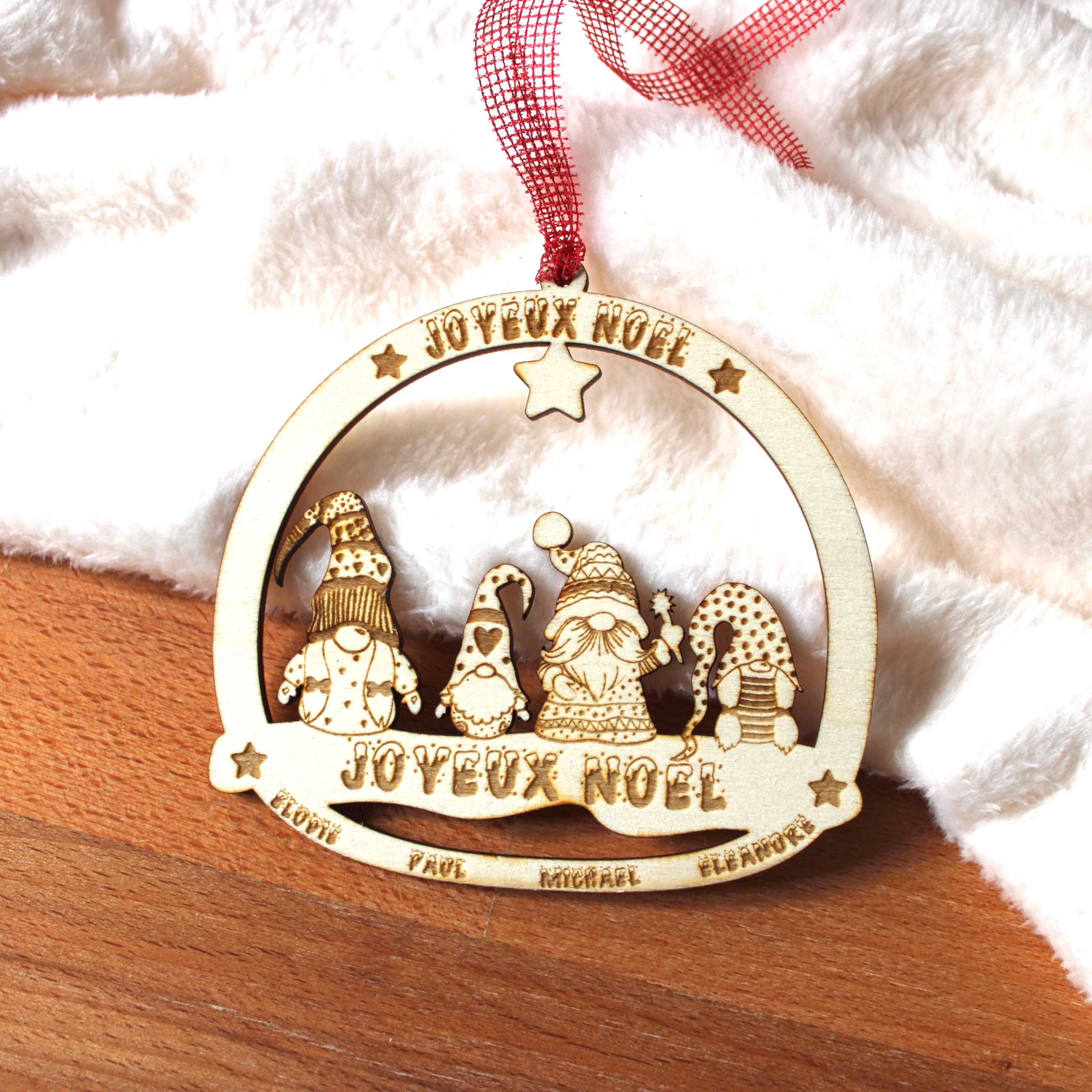 Boule de Noël en Bois Personnalisée Famille Lutins Pour Décorer Le Sapin