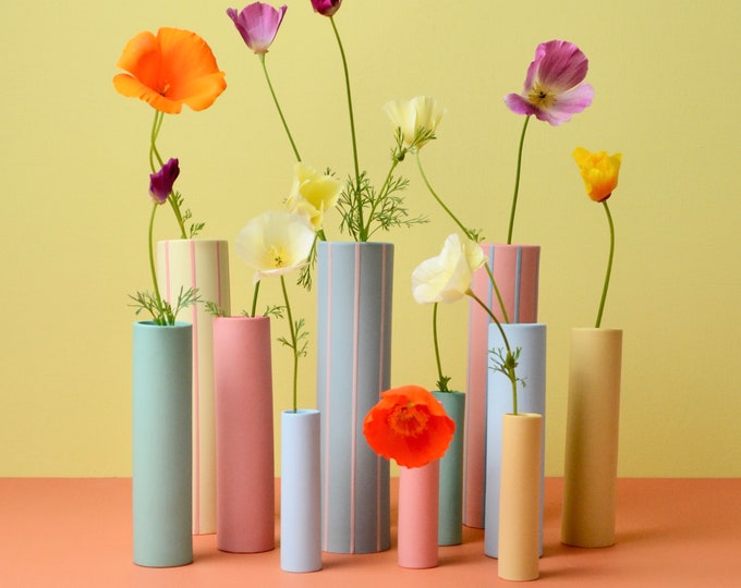 Vase à rayures colorées