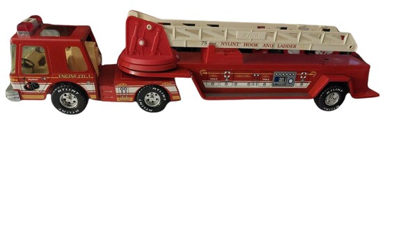 Vintage Nylint Metal Fire Truck Engine 