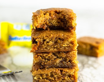 BUTTERFINGER BLONDIES.For Fall, Halloween, Autumn, Celebration and Parties