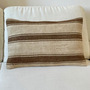 Vintage Kilim Cushion (16x24) Indie throw pillow Long Lumbar Pillow for Outdoor Lounge Decor Meditation Cushion Tapis kelim-cushion