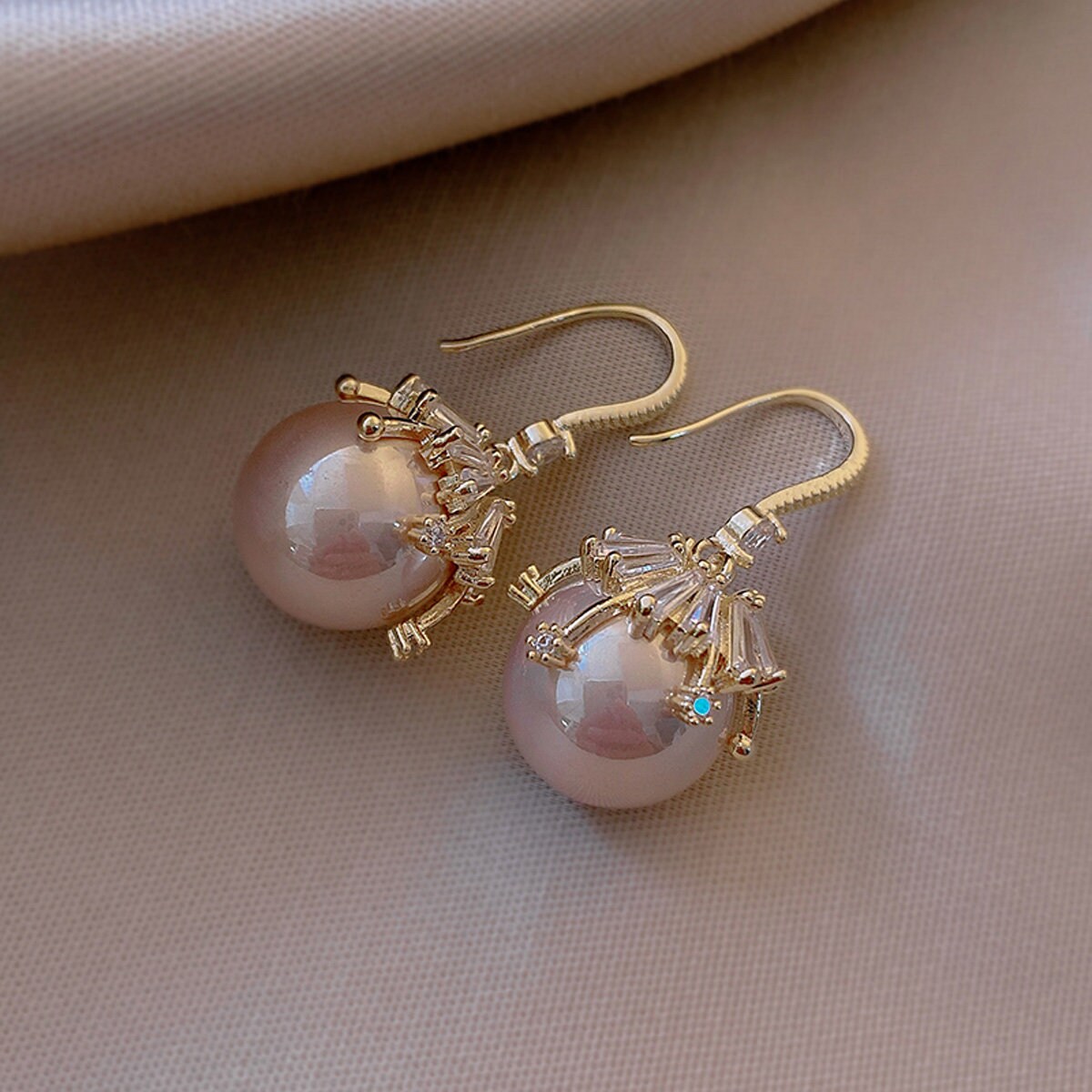 Bow Pearl Stud Earrings Bridesmaids Gift Cute Elegant Jewelry for Women  Silver Needle Minimalist Earrings 