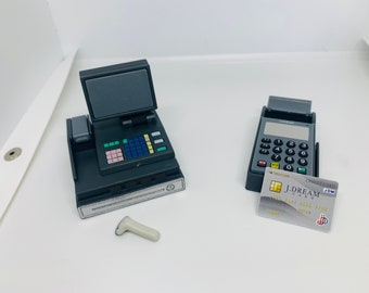 Dollhouse Miniature Collectable J.Dream Cashier Machine Cash Register with barcode scanner / Payment Machine Credit card not for Barbie 13+