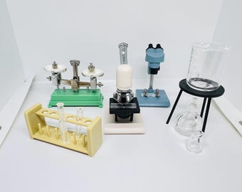 NEW! Dollhouse Miniature Collectable J.Dream Laboratory 5 2026 Fitting lab furniture scale/burner&beaker/ balance/ test tube/biological 13+
