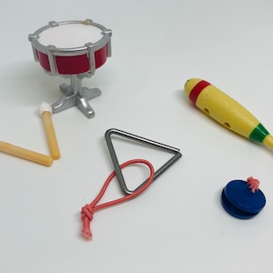 Poppenhuisminiaturen muziekinstrument Castanet/drum/shaker/driehoek 1:12 klein schoolspeelgoed