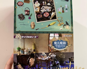 Dollhouse Miniatures Re-ment 2024 School of witchcraft and wizardry one day magic school, poison, magic stick, owl, broom, school bag 13+