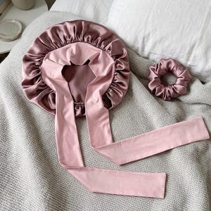 Mulberry Silk Bonnet for sleeping adjustable with stretchy ties + Scrunchie gift Set for all hair types