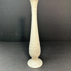Lenox Woodland 10.5” Bud Vase – Elegant Ivory Porcelain – Excellent Vintage Condition