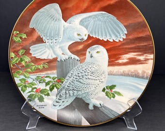 Snowy Owls Limited Edition Collector Plate by Matternes 1978 – Winter Scene with Holly, Gold Trim, Christmas Decor Collectible