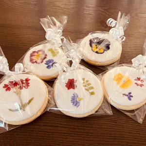 Pressed Flower Wedding Cookies – Edible Flower Sugar Cookies image 2