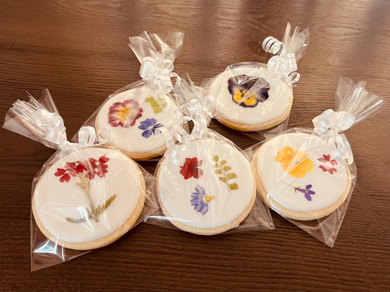 Pressed Flower Wedding Cookies – Edible Flower Sugar Cookies image 2