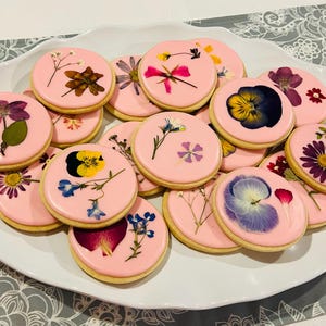 Pressed Flower Wedding Cookies – Edible Flower Sugar Cookies image 3