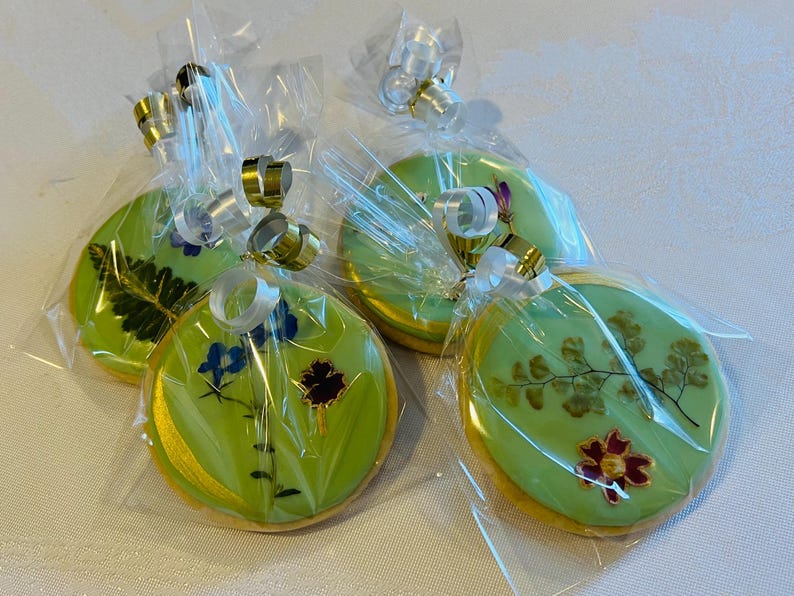 Pressed Flower Wedding Cookies with Gold Detailing image 3