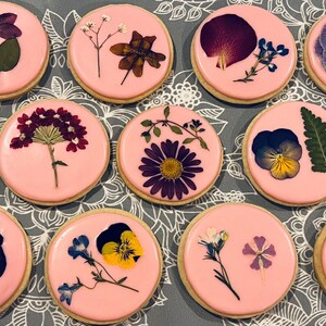 Pressed Flower Wedding Cookies – Edible Flower Sugar Cookies image 9