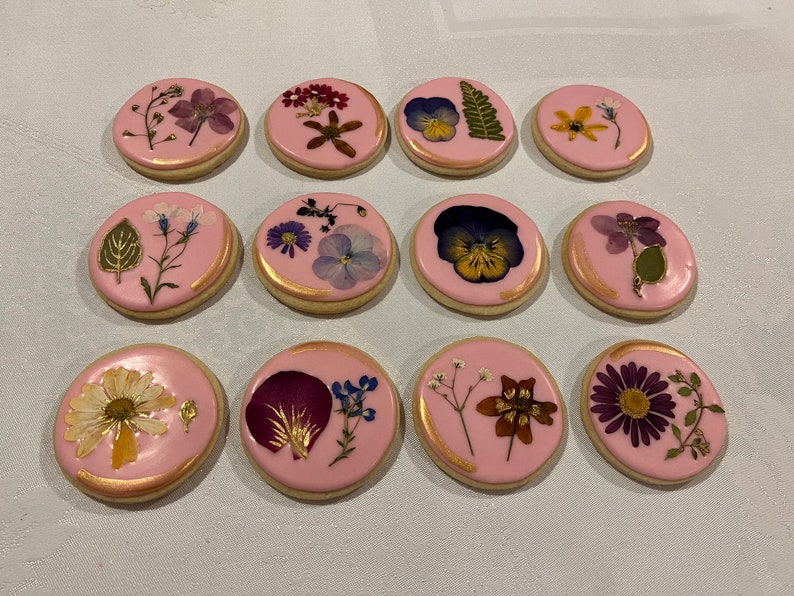 Pressed Flower Wedding Cookies with Gold Detailing image 6