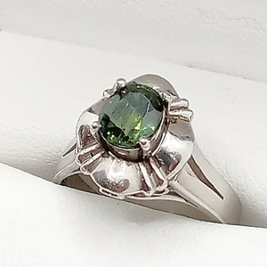 Genuine 1.33 Carat Rare Oval Cut Rich Green Sapphire on Vintage 900 Platinum Designer Ring~7.5 gr!