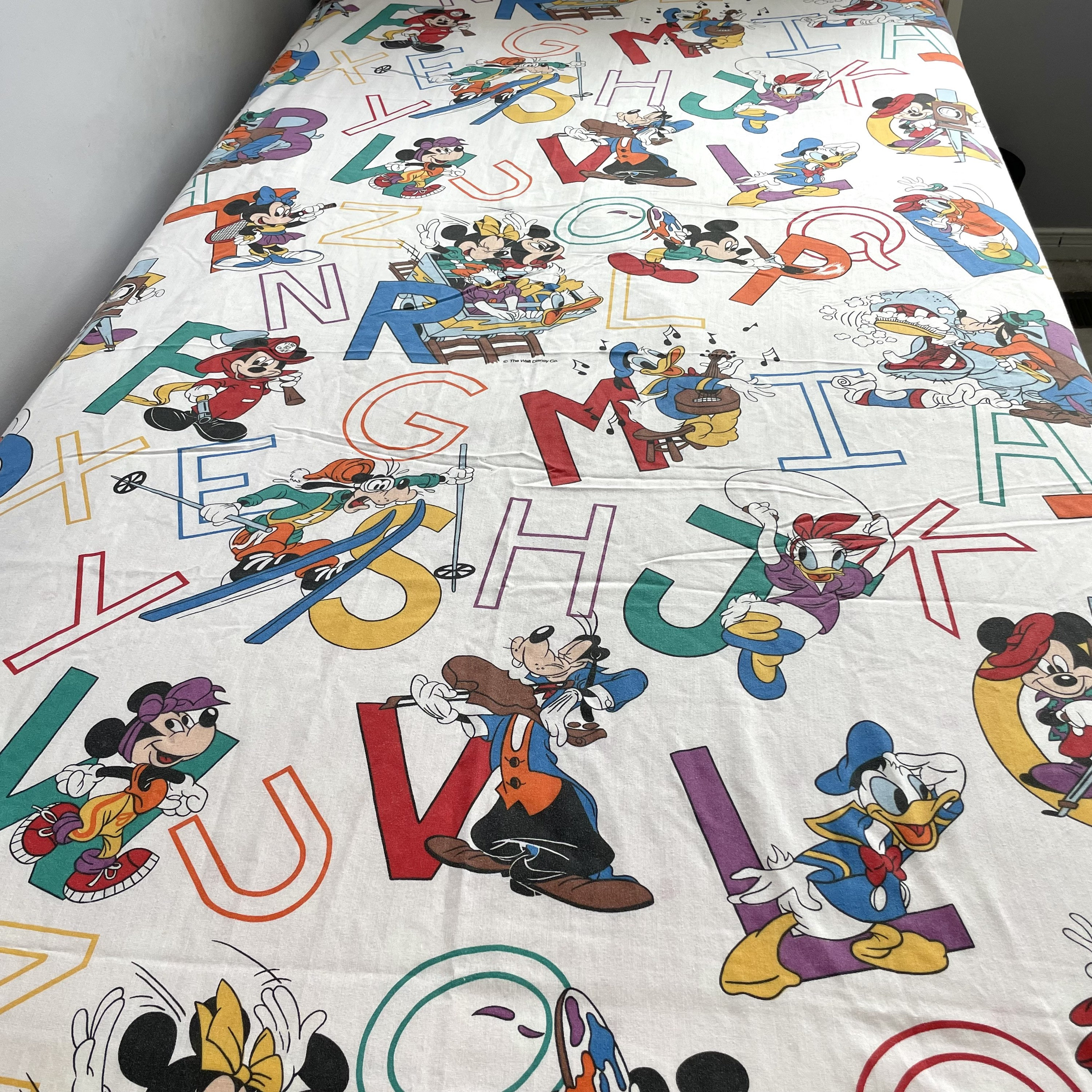 Vintage Pacific Disney Full Size Flat Bedsheet With Pluto, Minnie