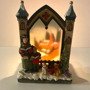 Bougeoir de Noël vintage tenir pour allumer des chanteurs de bougies chauffe-plat à partir d'une église enneigée Fay éclairant le décor de table de cheminée