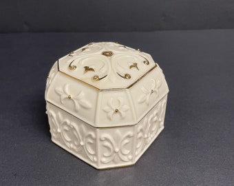 Boîte à bijoux ou à bagues en porcelaine Lenox vintage avec intérieur en velours rouge et bordure extérieure blanche et dorée