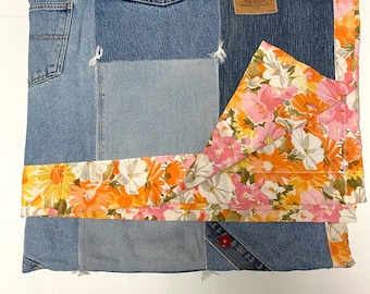 Vintage 1970er Jahre Denim Patchwork Quilt Decke 180 x 110 cm Mid Century rustikale Boho Chic Bettwäsche oder Couch Dekor