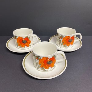 Vintage J&G Meakin Poppy cups and saucers set of 3 (6 pcs) white and orange poppy flower pattern mcm kitchenware