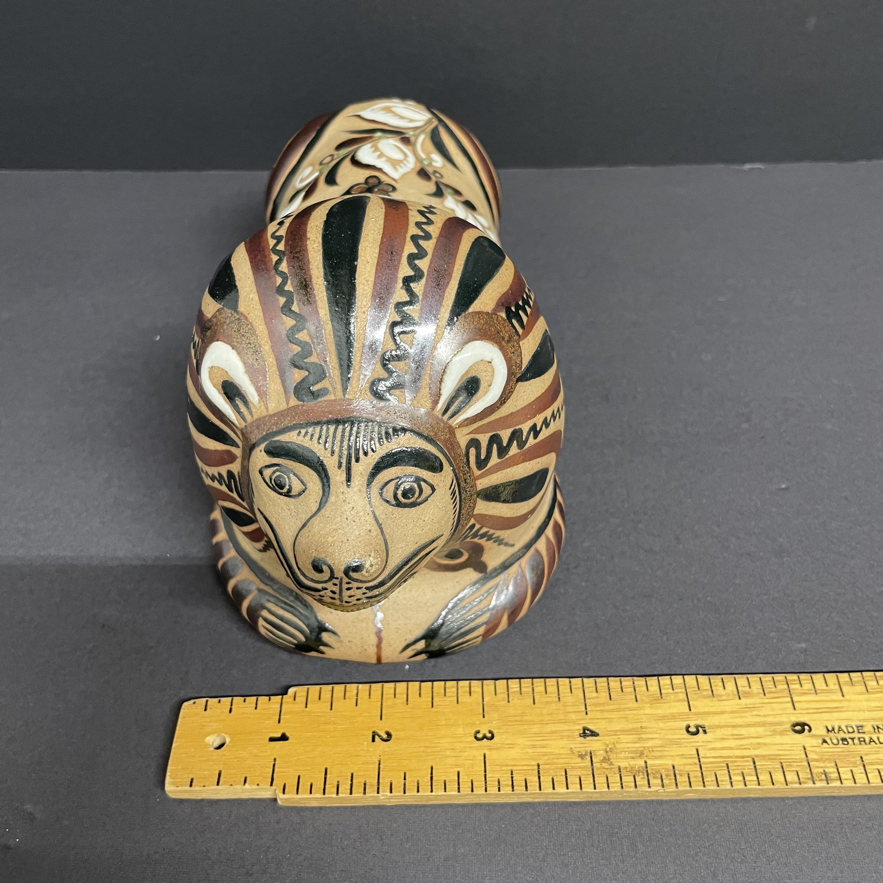 ヴィンテージの大型トナラライオンの置物、部族風、ブラウン、ブルー