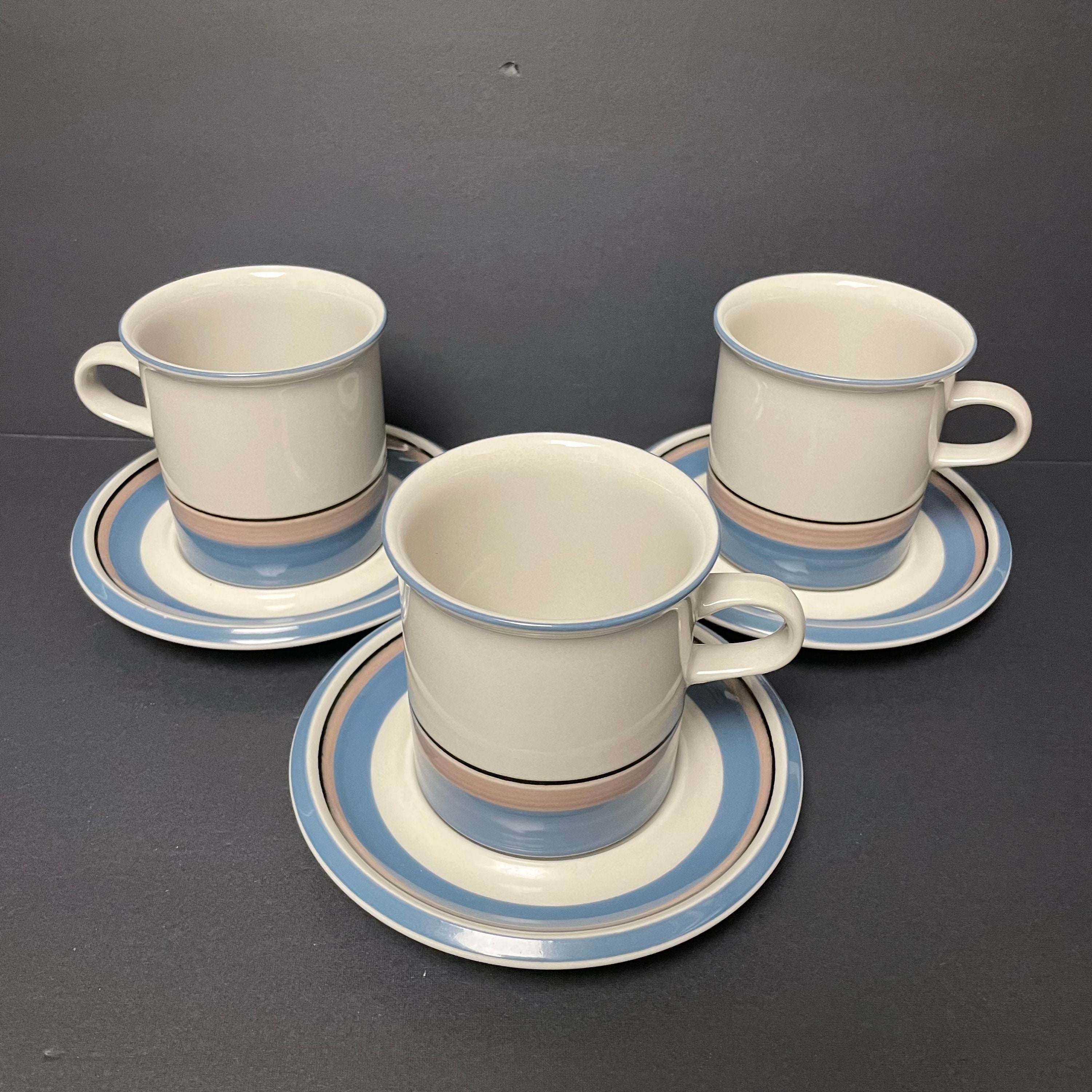 もらって 嬉しい お歳暮 ランキング Saucers and Cups Tea Finland Arabia Uhtua Vintage Set 3 of 皿・プレート