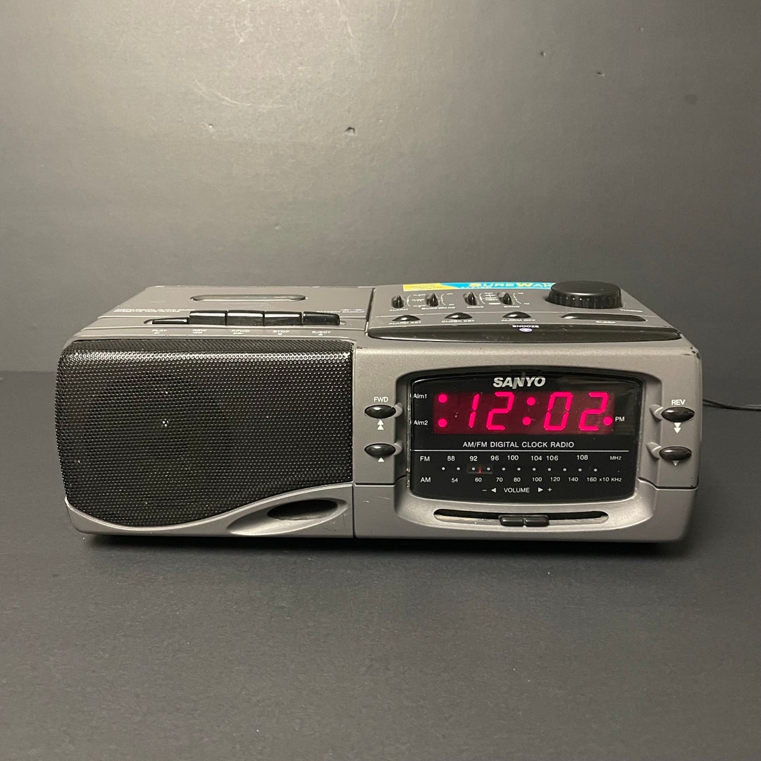 Vintage Sanyo RM-7024 Cassette Player AM/FM Radio Sure Wake System
