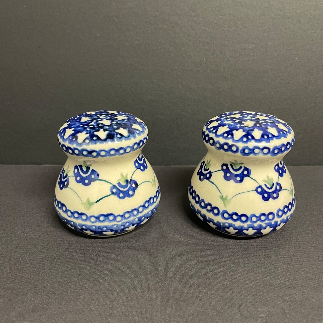 Vintage Boleslawiec Polish Pottery Salt & Pepper Shakers Blue, White