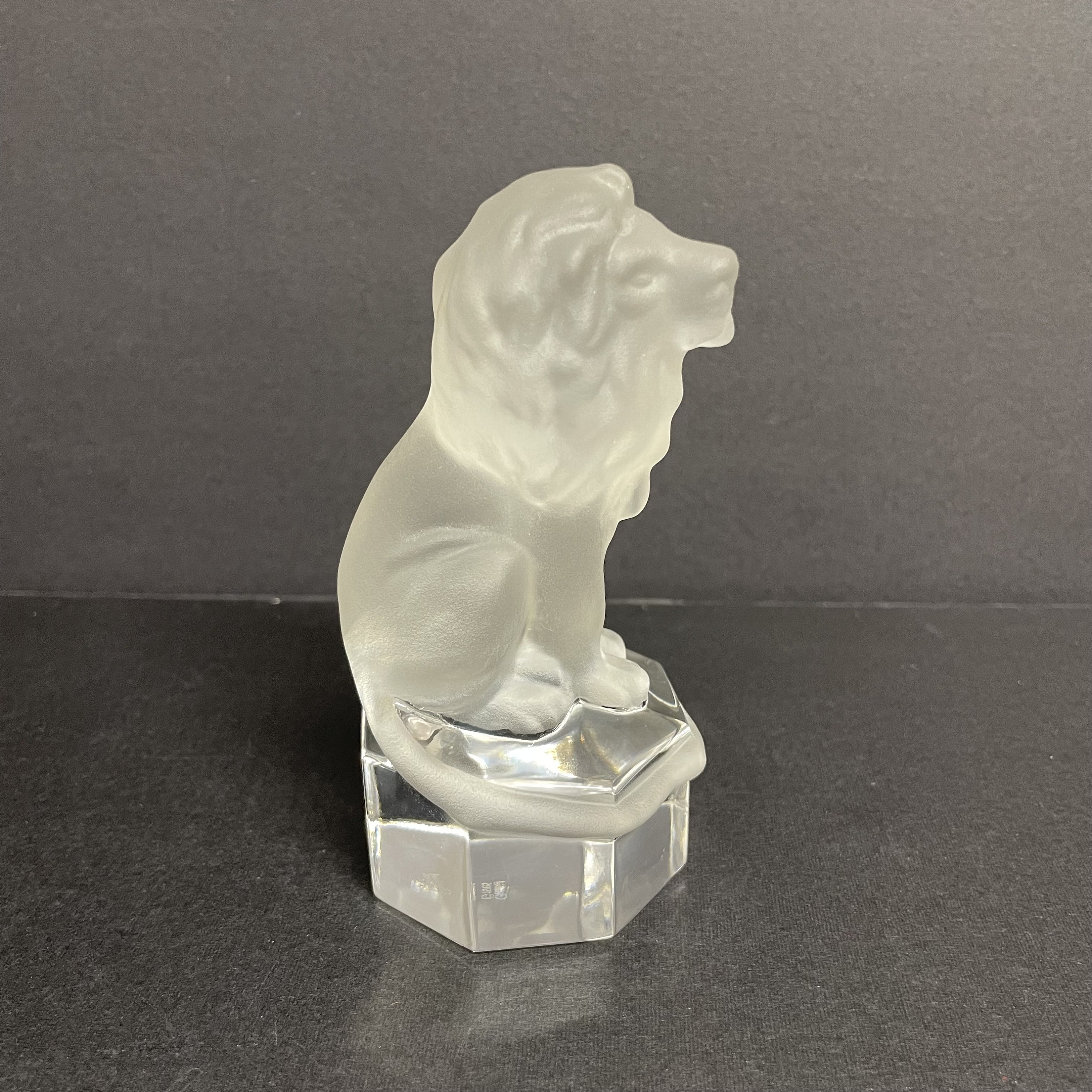 RED ASHAY LIONレッドアッシェイ ライオンFrosted Glass RED ASHAY LIONレッドアッシェイ ライオンFrosted Glass