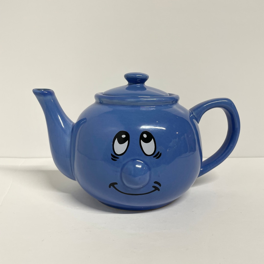Vintage Blue Happy Face Smiling Teapot With Eyes Looking up 32 Oz Retro
