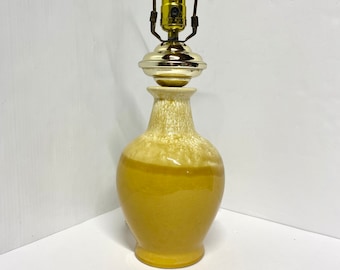 Vintage studio pottery fat lava glaze lamp in yellow and beige colours w. Germany style table lamp drip glaze design