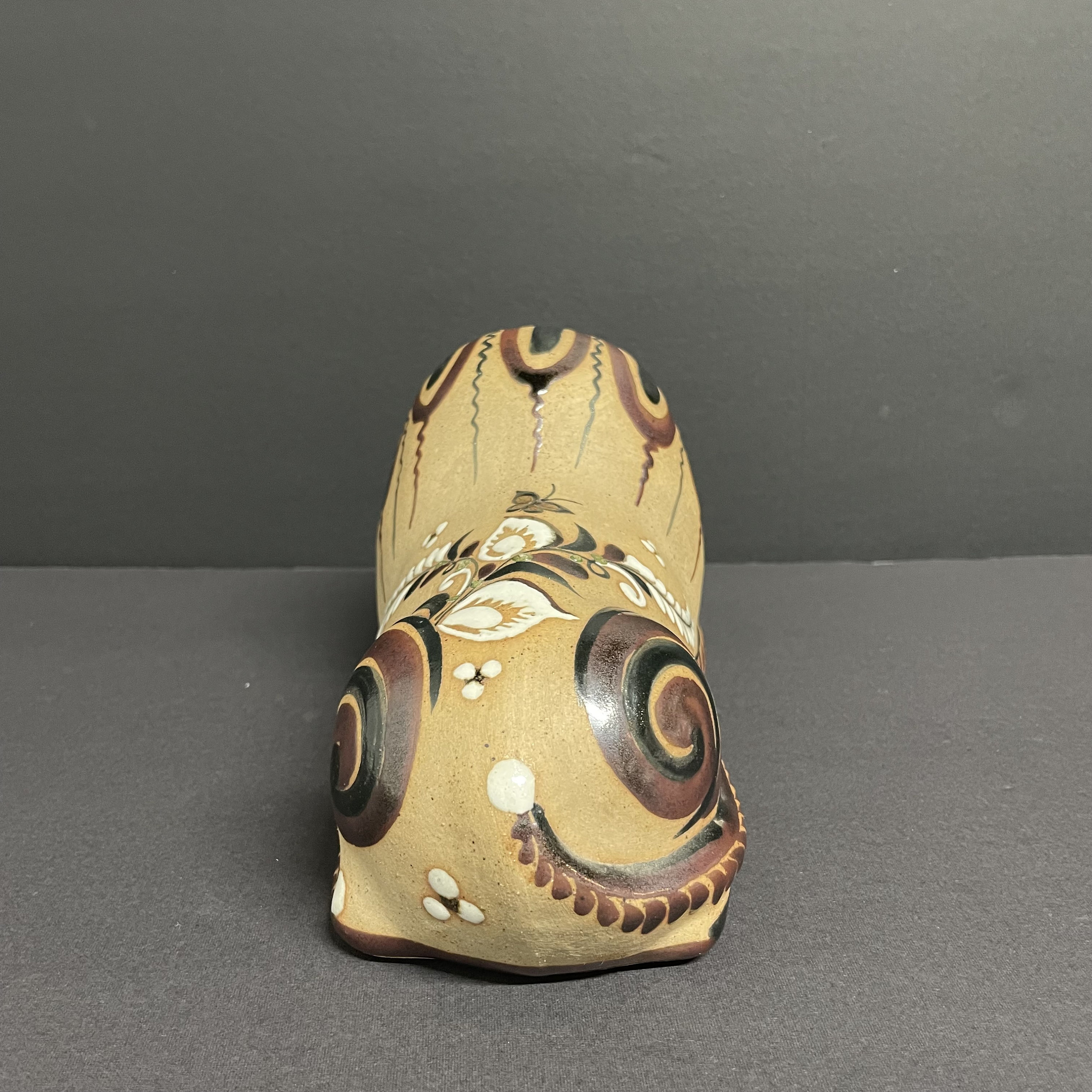 ヴィンテージの大型トナラライオンの置物、部族風、ブラウン、ブルー