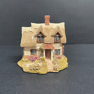Vintage lilliput lane ash nook cottage 1989 handmade in UK little stone house decor mantel piece with flowers and bushes farmhouse decor.