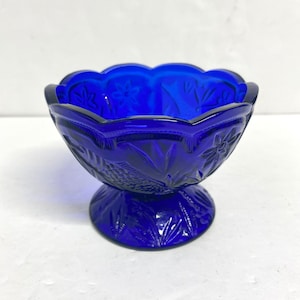 Vintage cobalt blue candy bowl nut dish with a flower and fish design mid century glass serving dish trinket storage ice-cream dessert bowl