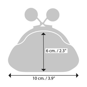 K&ouml;nnte beinhalten: Eine graue Handtasche mit zwei runden Griffen. Die Handtasche ist 6 cm hoch und 10 cm breit.