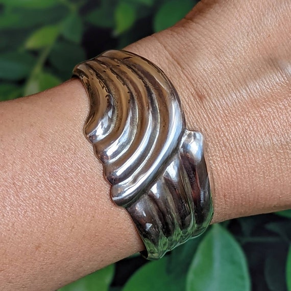 Vintage Taxco Silver Repousse Cuff Bracelet - Modernist 3D