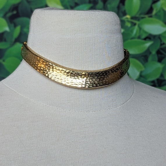 Vintage 1980s Gold Collar Necklace - Structured M… - image 9