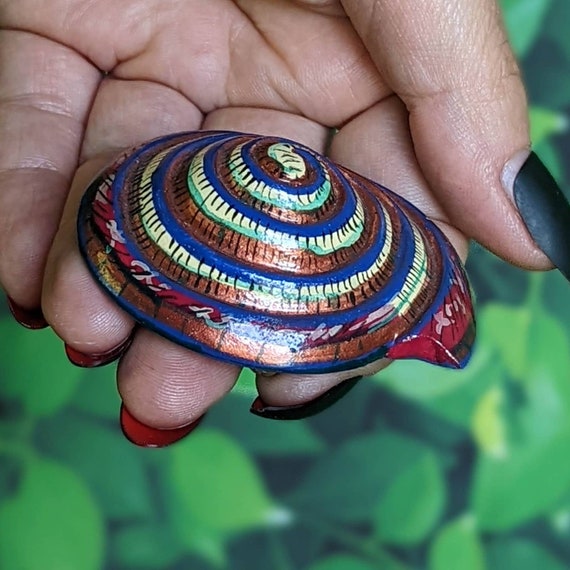 Vintage Turban Snail Shell Brooch - Painted Woode… - image 7