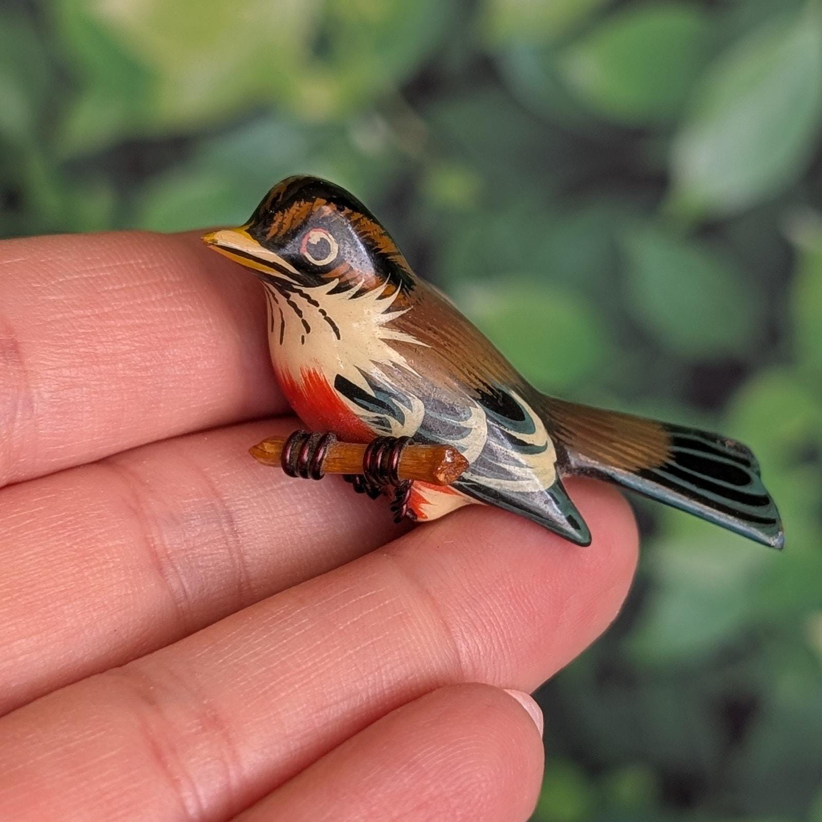 ＊ハットピン＊Bird ハト　アンティーク Vintage TAKAHASHI Style Hand Painted Wood Bird Pin Brooch